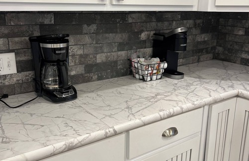 Vian House | Tranquil 3-bedroom barn right next to Lake Tenkiller in Vian with WiFi, AC