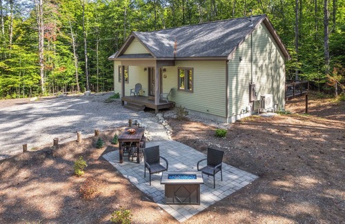 Mount Sunapee House | Tranquil 5-BR Mountain Retreat 8-Min. to Mt. Sunapee