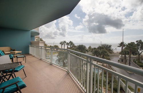 Gulfport Condo | Tranquil Beach Front 2Bed 2Bath Condo with large patio - Family Friendly
