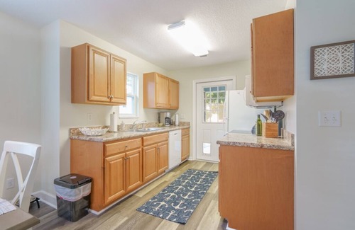 American Beach Cottage | Tranquil beach cottage in historic American Beach! 5 min walk to the beach!