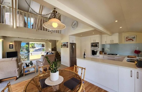 Hahei House | Tranquil Beachside Bach, Tranquil Beachside Bach