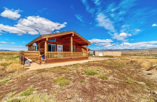Kremmling House | Tranquil Cabin Retreat in the Heart of Kremmling!