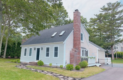 Mashpee House | Tranquil Cape getaway 4BD 2BA with AC, Family and Pet Friendly!