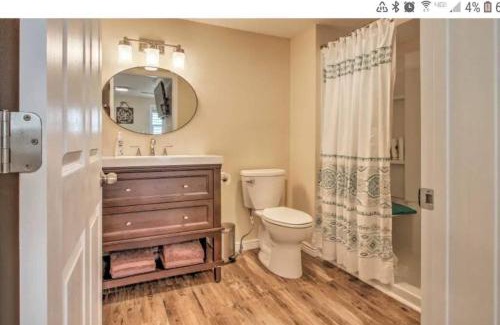 Great Falls House | Tranquil Cottage Walk Downtown