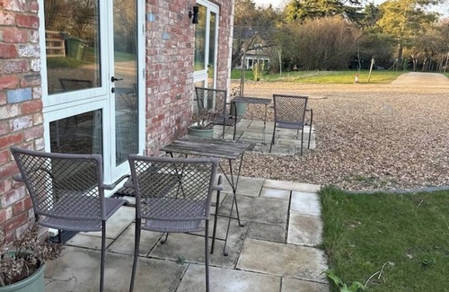 Bozeat House | Tranquil Country Retreat with 3 Private Ensuite Rooms