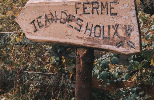 Sapois Apartment | Tranquil Farmhouse Retreat in Vosges with Parking