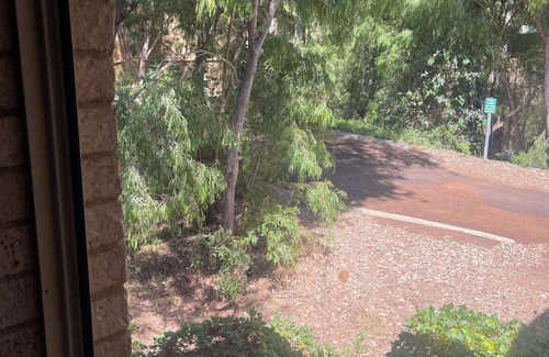 Margaret River Ski Chalet | Tranquil forest retreat, 800 meters from town centre.