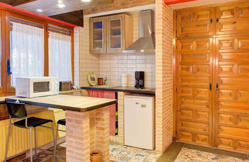 Galapagar Cottage | Tranquil Garden Hideaway
