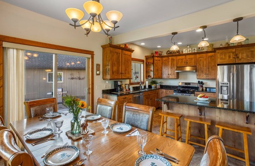 Emigrant House | Tranquil Home Along the Yellowstone River