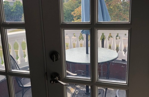 Mapleton/Fall Creek House | "Tranquil & Inspiring Retreat for Women—Stylish & Safe Stay Near Downtown Indy!"