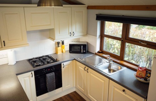 Narberth Ski Chalet | Tranquil Lakeview Lodge near Narberth’s Charm