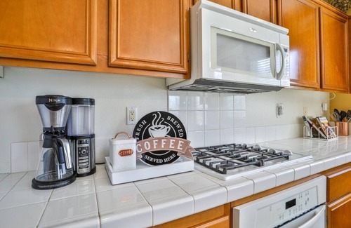 Skyborne House | Tranquil Oasis Retreat: Luxurious Hot Springs Home with Breathtaking Views