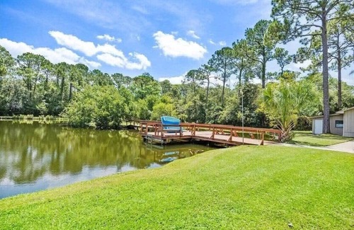 Fernandina Beach House | Tranquil Oasis- Fish Pond & Private Island Access