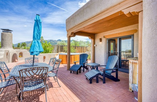 Arroyo Seco House | Tranquil oasis with casita, fast WiFi, patios, hot tub & mountain views