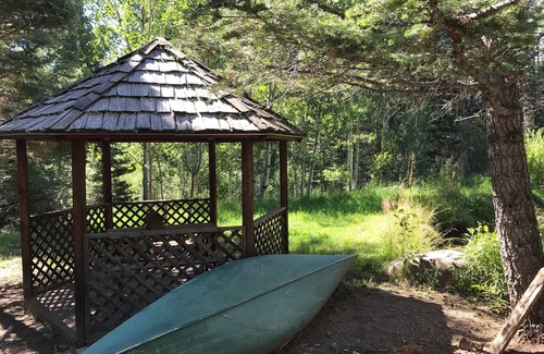 Westcliffe House | Tranquil Retreat w/private National Forrest access, pond & creek
