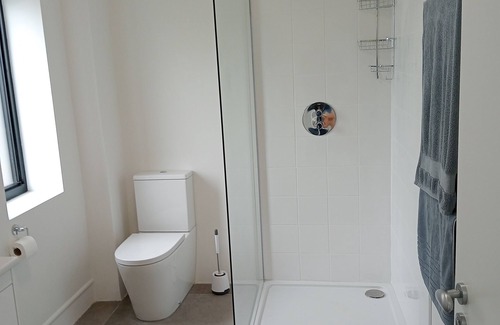 Llandefalle Apartment | Tranquil setting overlooking the Black Mountains in a well-equipped apartment.