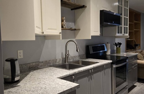 Shawnigan Lake Apartment | Tranquil Shawnigan Lake retreat. Private self contained Suite