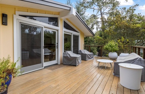 San Simeon House | Tranquil Treehouse - EV Charger