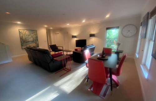 North Buckhead House | Tranquil Urban Retreat
