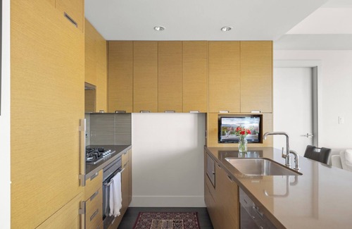 Victoria Condo | Tranquil Victoria Harbour Condo
