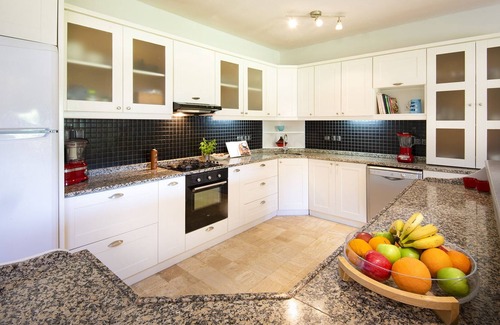 Dagbelen Villa | Tranquil Villa set in 2 acres with large pool, volleyball, basketball, badminton
