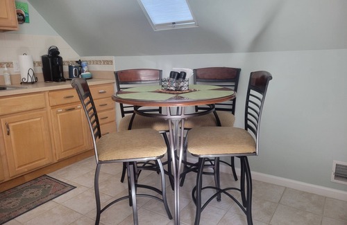 Annapolis Apartment | Tranquility Awaits