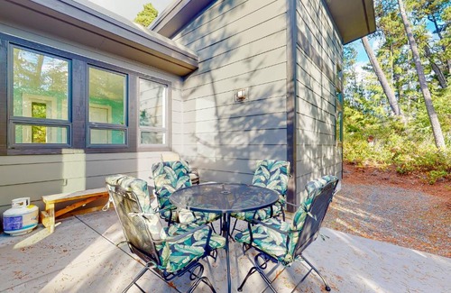 Nehalem House | Tranquility Base