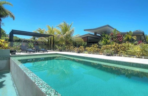Port Douglas House | Tranquility by the Lake - Luxury Home Port Douglas