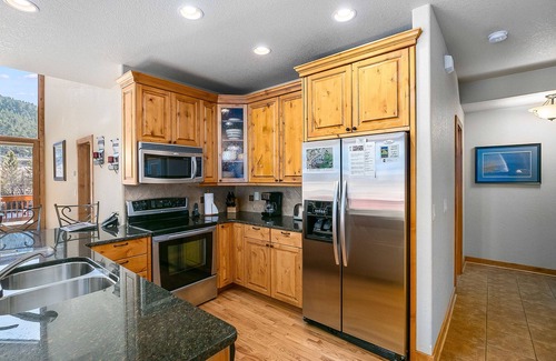 Estes Park House | Tranquility on the River Three – Mtn Lodge on Big Thompson River – 20-NCD0365