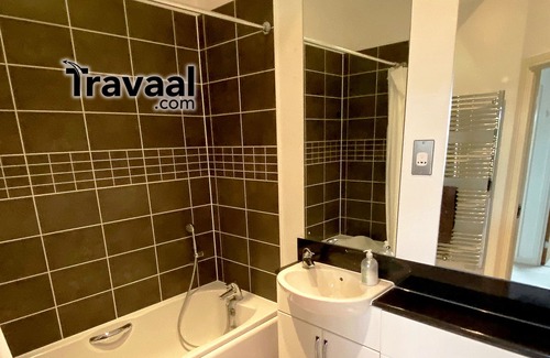 Rushmoor District Apartment | Travaal.©om – 3 Bedroom Apartment – Farnborough