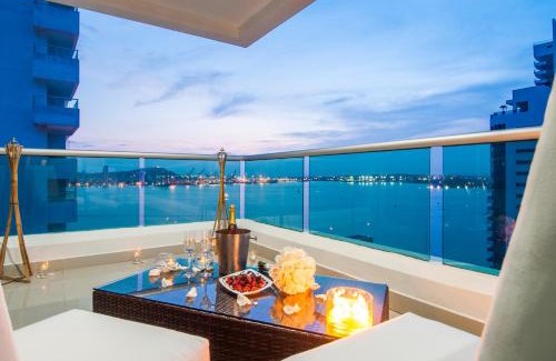 Castillogrande Apartment | Travelers Orange Cartagena