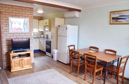 South West Rocks Apartment | Traveller's Palms no 8 - Bring your own linen.
