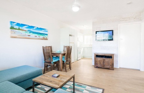 South West Rocks Apartment | TRAVELLERS PALMS UNIT 1 - RECENTLY RENOVATED