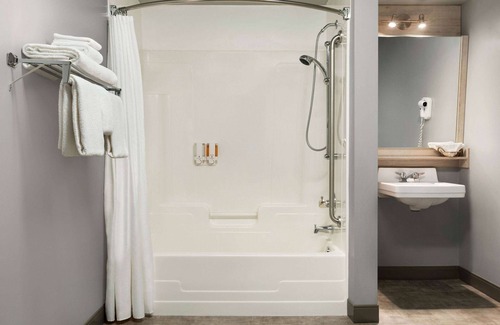 Alma Hotel | Travelodge by Wyndham Alma