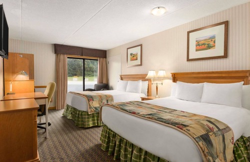 Owen Sound Hotel | Travelodge by Wyndham Owen Sound