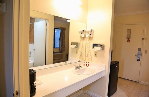 Lamanda Park Hotel | Travelodge by Wyndham Pasadena Central