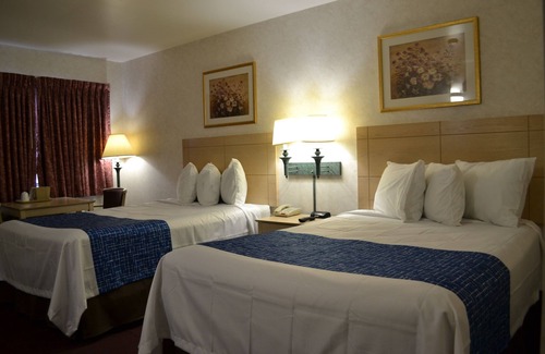 Niagara Falls Hotel | Travelodge by Wyndham Niagara Falls