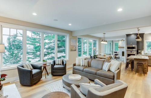 Mayfield House | Traverse City Lakemore Resort Luxury Lakefront Home w/Hot Tub on Arbutus Lake