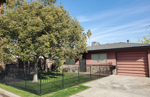 Bakersfield House | Treasure Island 2 Br Home, Garage, fenced in front yard, pet door, Wi-Fi