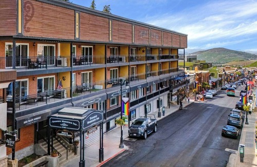 Downtown Park City Hotel | Treasure Mountain Inn - Junior Suite #39 - Cleaning fees included!