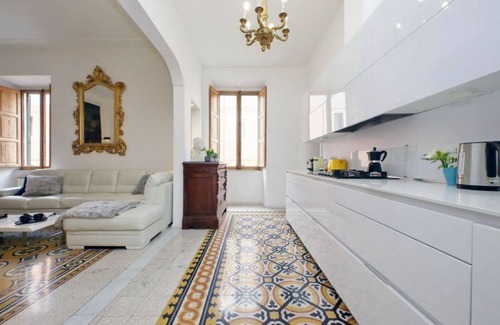 Repubblica Apartment | TreasureRome Boheme Family home 3 bedroom by Trevi Fountain