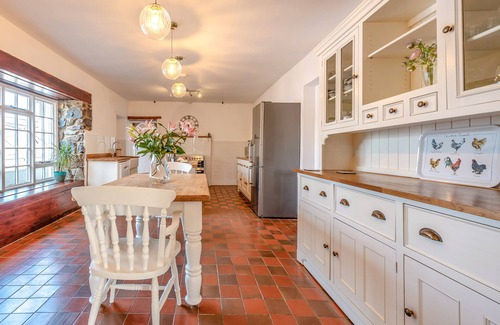 Pembroke House | Trebrowen - Angle - Ten Bedroom House, Sleeps 22