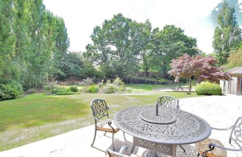 Harlow Villa | Tree House