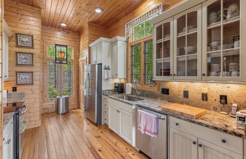 Cashiers House | Tree top is a 5-star mountain home with majestic views and easy lake access!