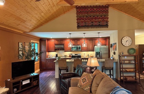 Cullowhee House | Tree Top Mountain Lodge near Lake Glenville!