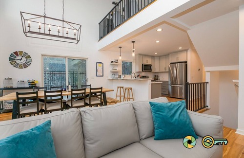 Basye Ski Chalet | Tree-top serenity! | Big sky views & private hot tub under the stars | Bryce Resort