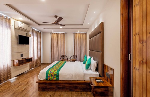 Bathri Hotel | Treebo Anjukul