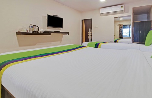 Mahabaleshwar Hotel | Treebo Berry Hill Venna Lake, 3 Km From City Center