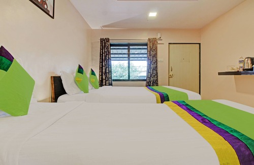 Mahabaleshwar Hotel | Treebo Berry Hill Venna Lake, 3 Km From City Center