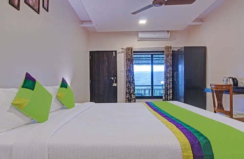 Mahabaleshwar Hotel | Treebo Berry Hill Venna Lake, 3 Km From City Center
